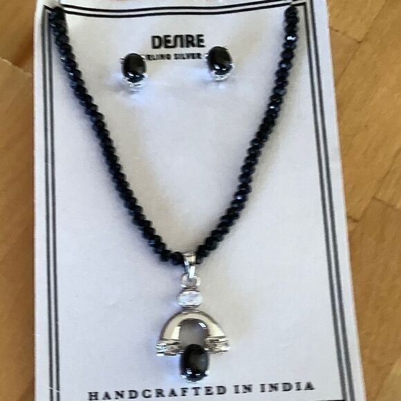 𝅺STERLING SILVER 925 BLACK ONYX/WHITE ZIRCON NECKLACE/STUD EARRINGS SET​​ - Picture 1 of 8